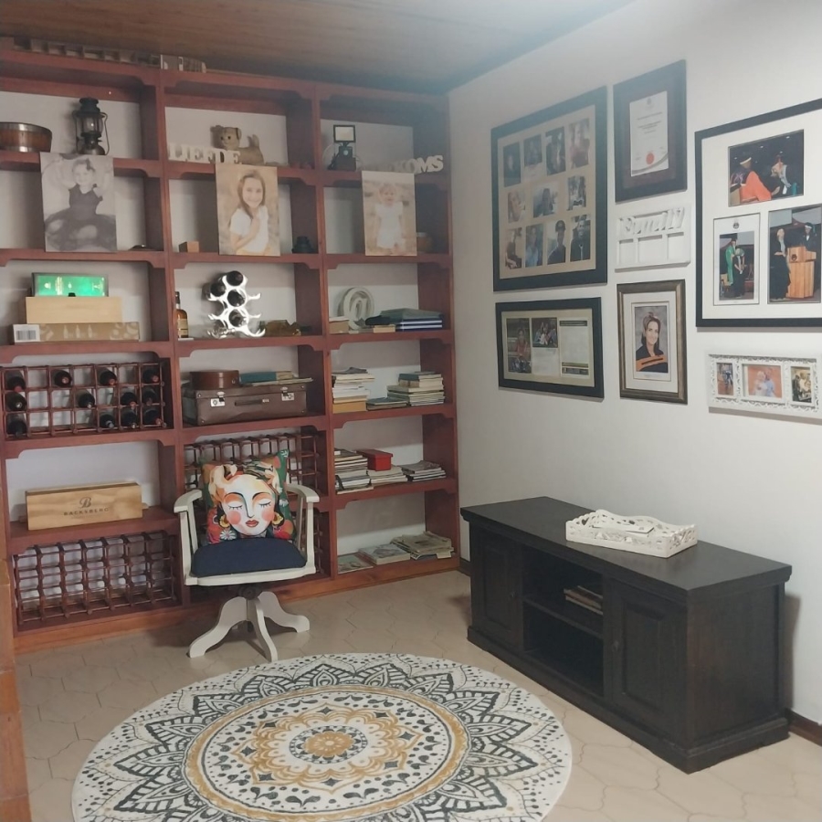 5 Bedroom Property for Sale in El Toro Park Northern Cape